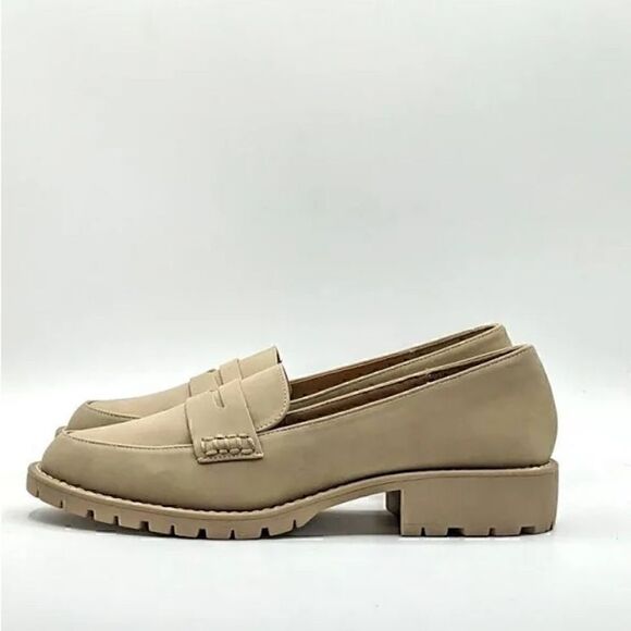 dv by Dolce Vita “Crisp” Classic Penny Loafer/Lug Sole Block Heel - Picture 3 of 9
